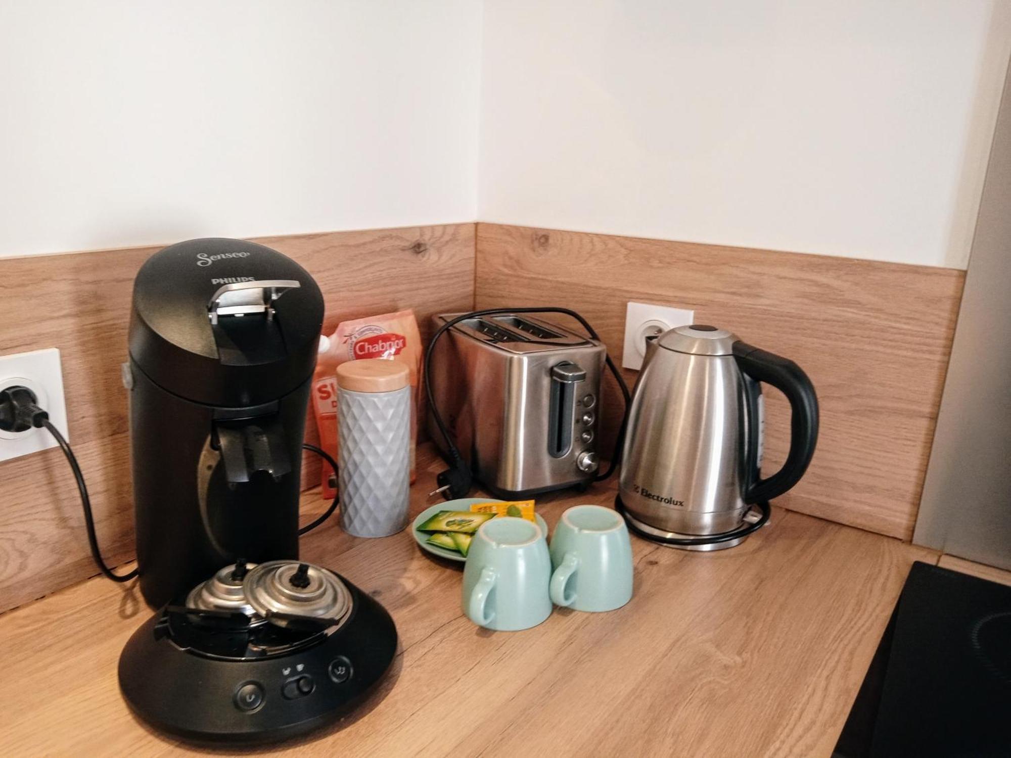 Les Studios De La Gare Linge Cafe The Inclus Wifi فان المظهر الخارجي الصورة