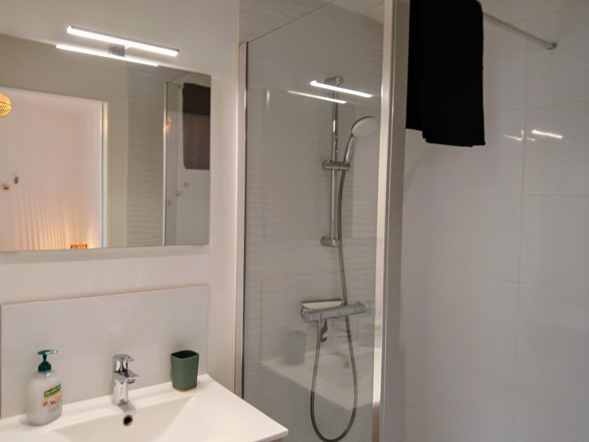 Les Studios De La Gare Linge Cafe The Inclus Wifi فان المظهر الخارجي الصورة
